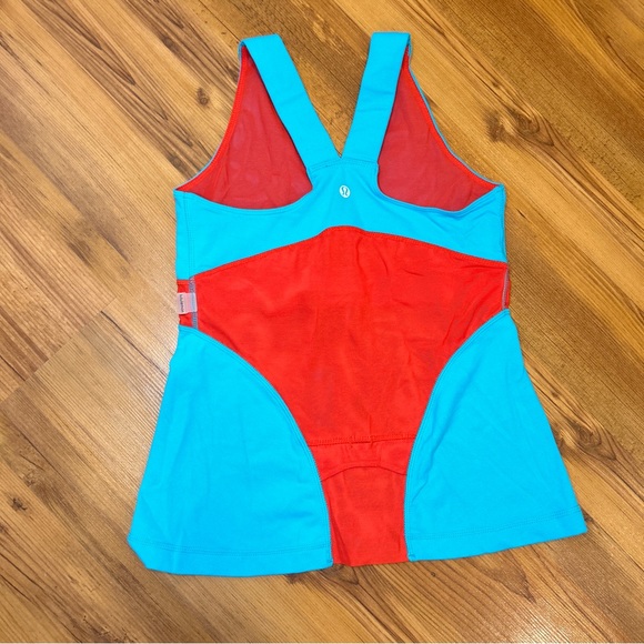 🍋LULULEMON Double Deep V Tank in Blue and Red Size 6 - Picture 3 of 7